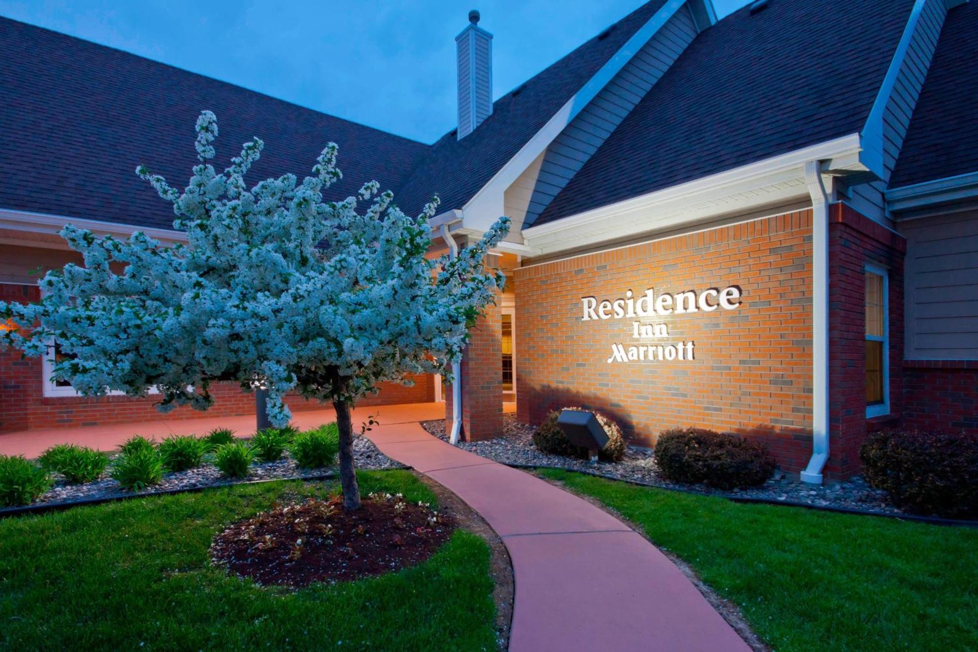 Residence Inn By Marriott Buffalo Galleria Mall Cheektowaga Exterior photo